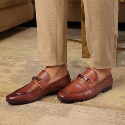 Boat Shoes vs Loafers: Material Matters
