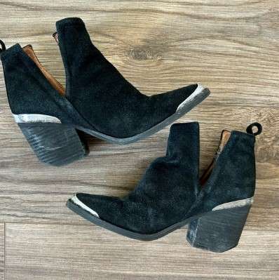  Common Mistakes to Avoid to Clean Jeffrey Campbell Suede Shoes