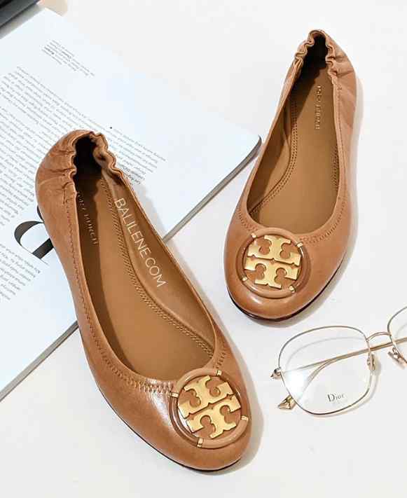 Tory Burch Shoes Trying Before Buying: In-Store vs. Online
